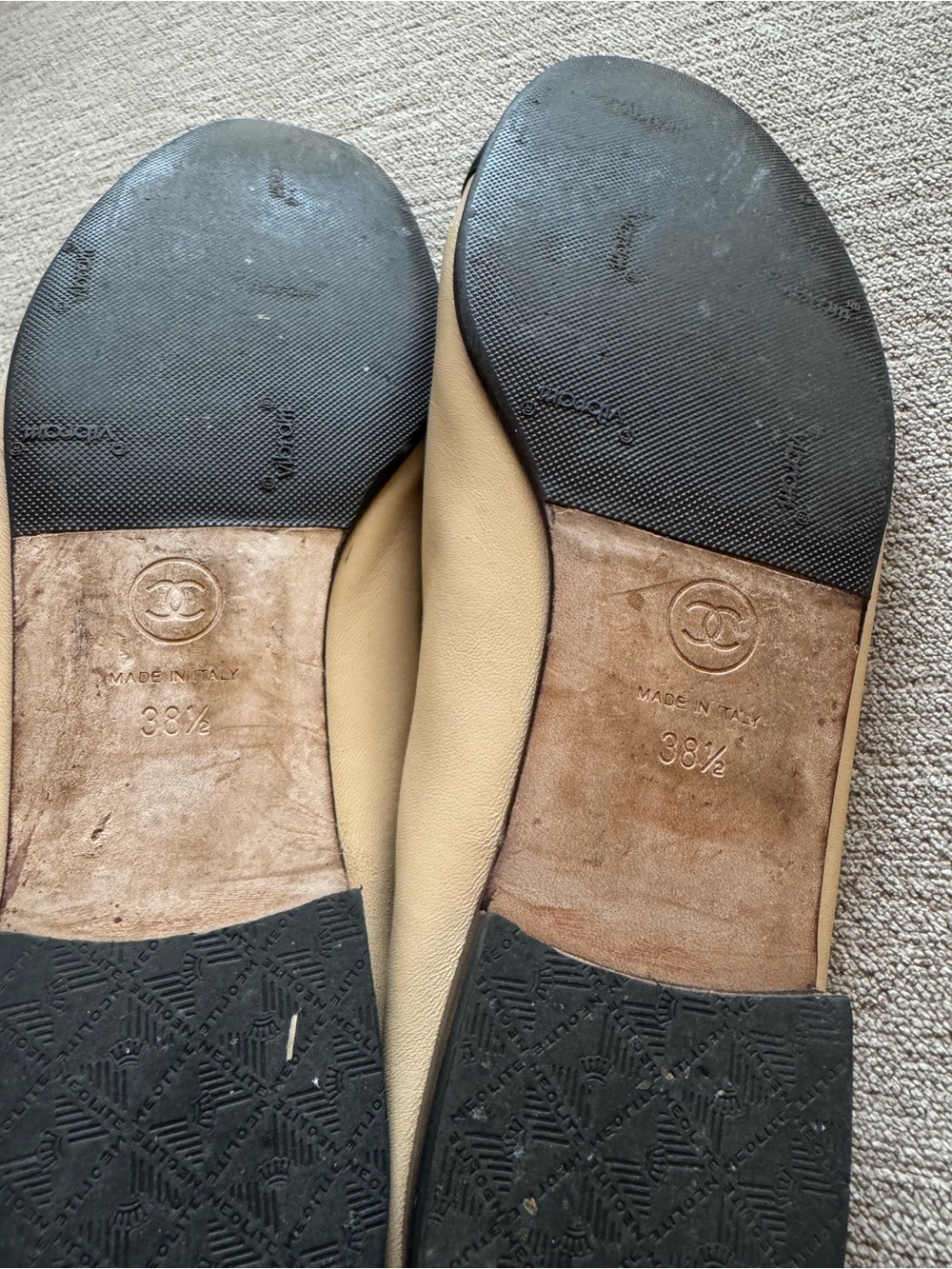 CHANEL Beige Leather Ballerina Flats with Black Cap Toe - Picture 7 of 7